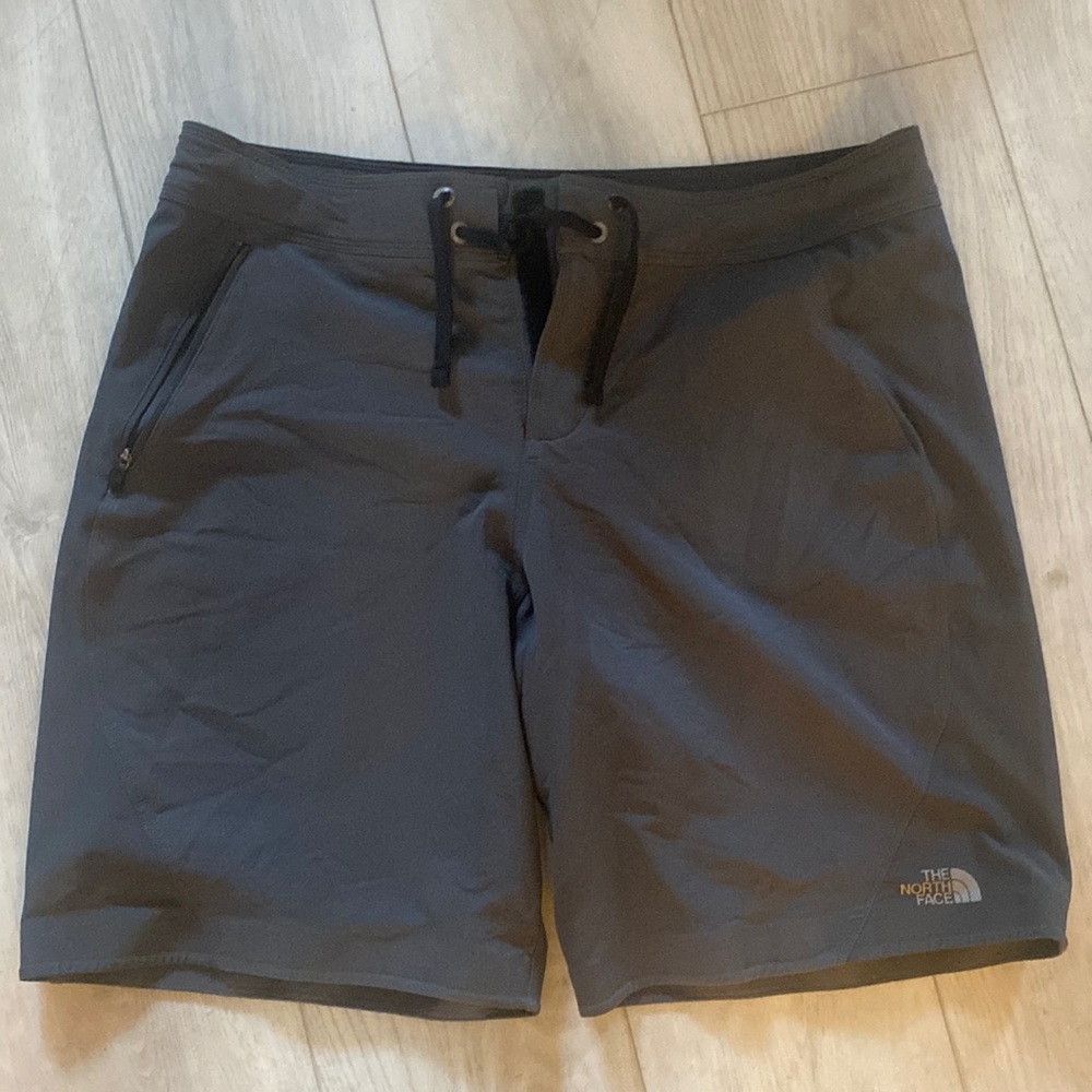 The North Face Men’s Charcoal Gray Short - 36”